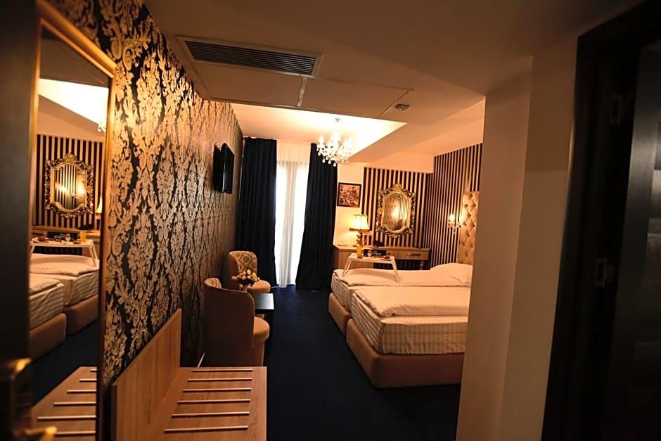 LA ROCCA BOUTIQUE 30/45