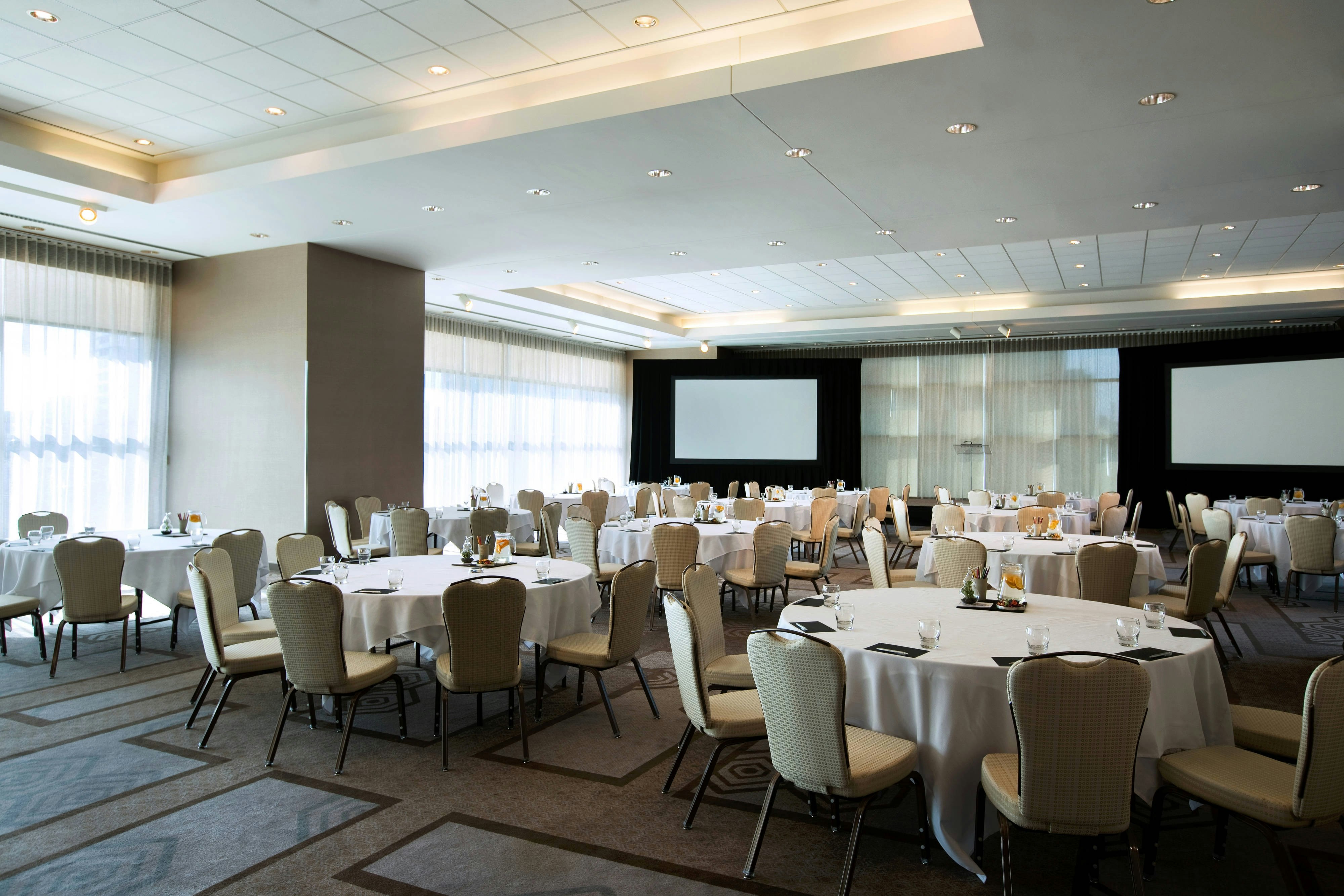 Toronto Marriott City Centre Ex Renaissance Toronto Hotel 14/19