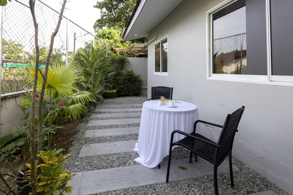 The Lantern Hostel Phuket 44/50