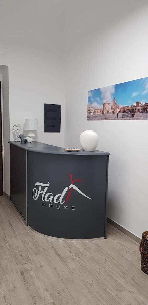 Fladi House B&B 1/24