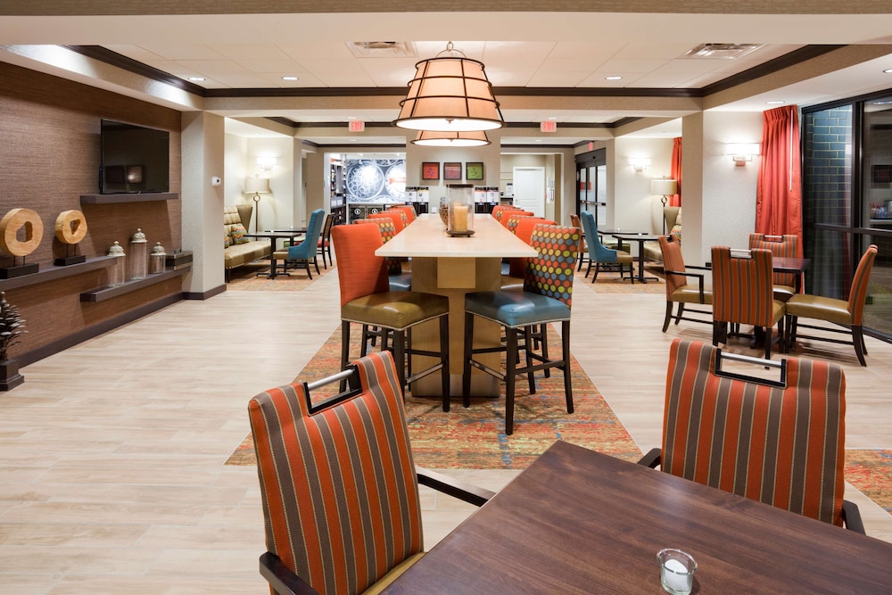 Hampton Inn Minneapolis Roseville 36/42