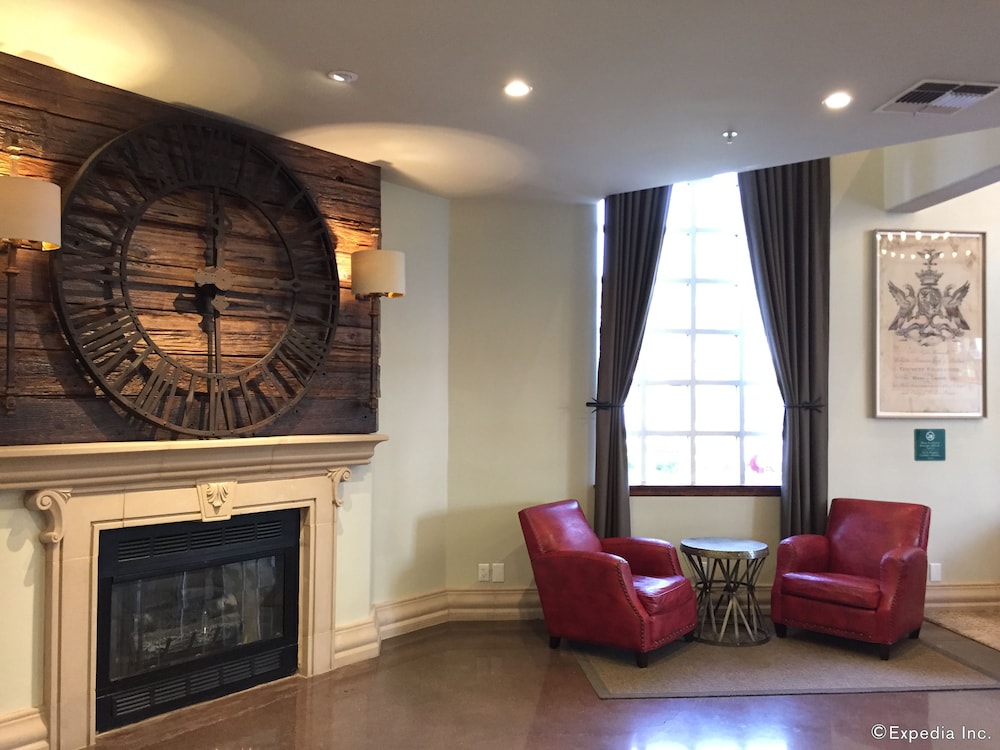 Camelot Inn And Suites 44/62