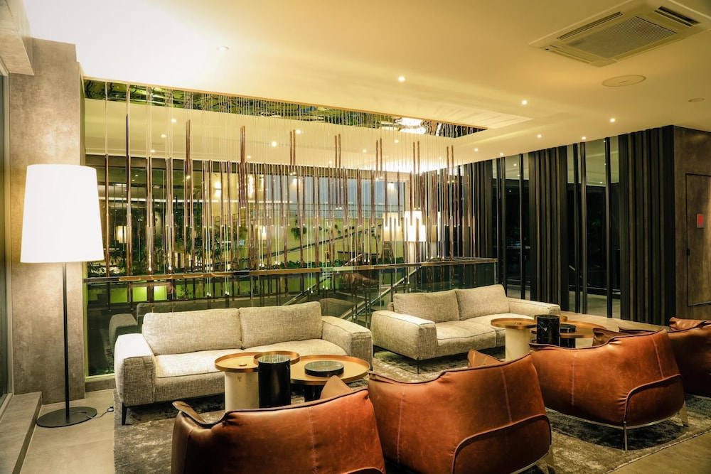 One Residence Hotel & Apartment 33/49