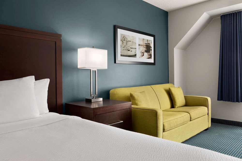Days Inn by Wyndham Sarnia Harbourfront 20/59