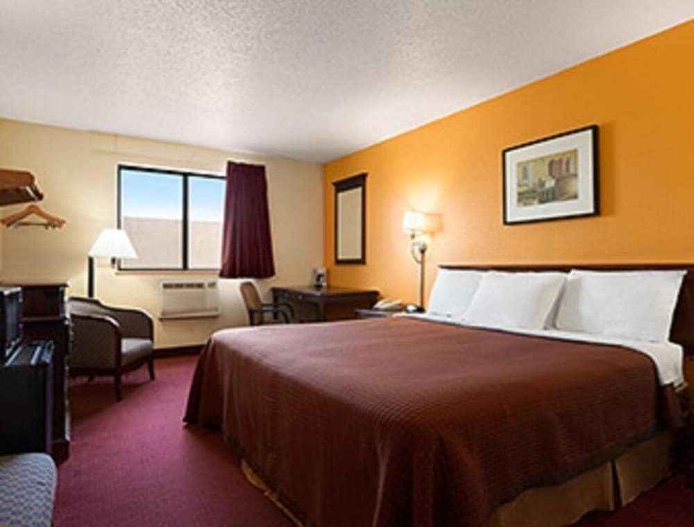 Magnuson Hotel Fort Wayne North Coliseum 18/63