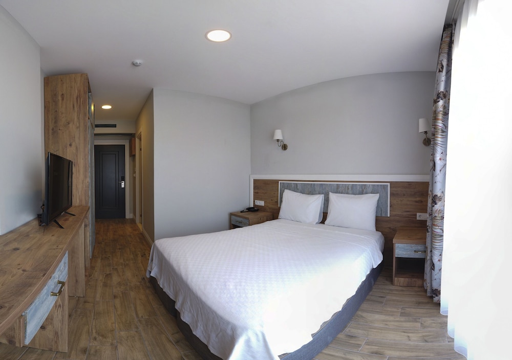 Houdini Hotel 8/39
