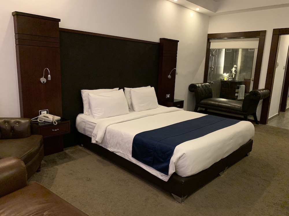RUM HOTELS - AL WALEED 13/66
