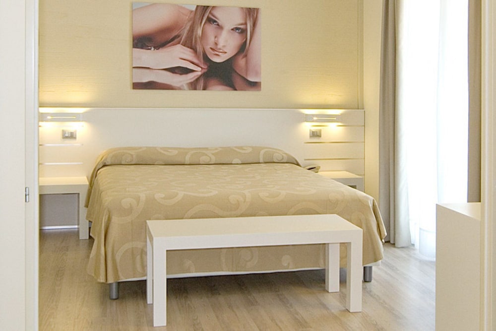 Vienna Hotel 25/56