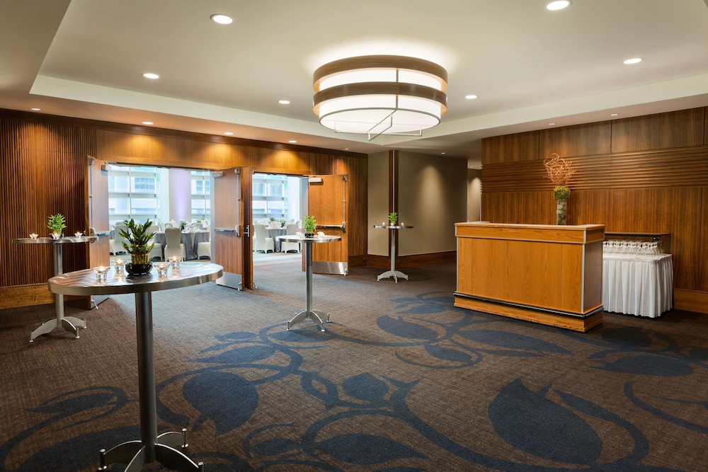Coast Coal Harbour Hotel 5/64