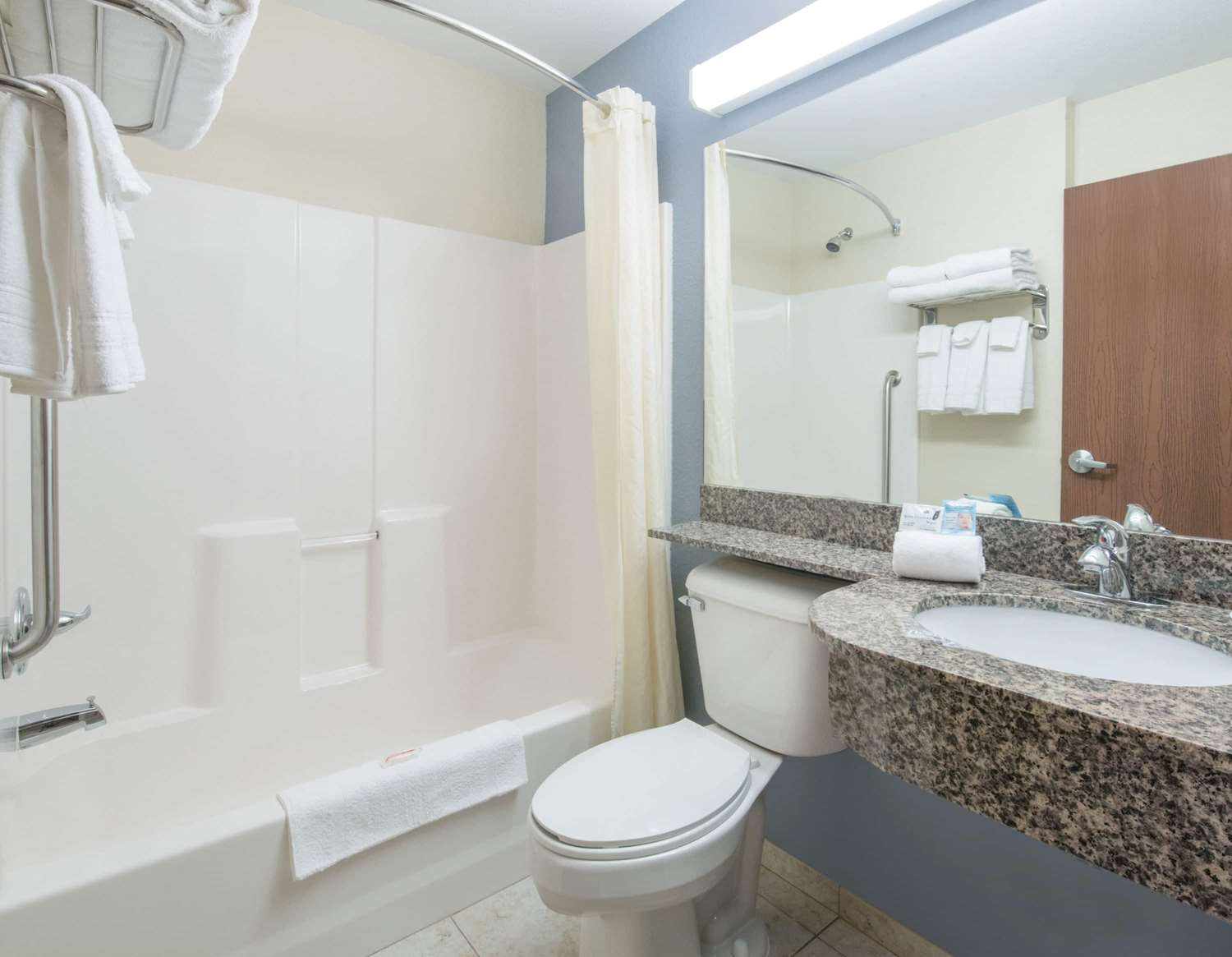 Microtel Inn And Suites By Wyndham Stanley 19/21