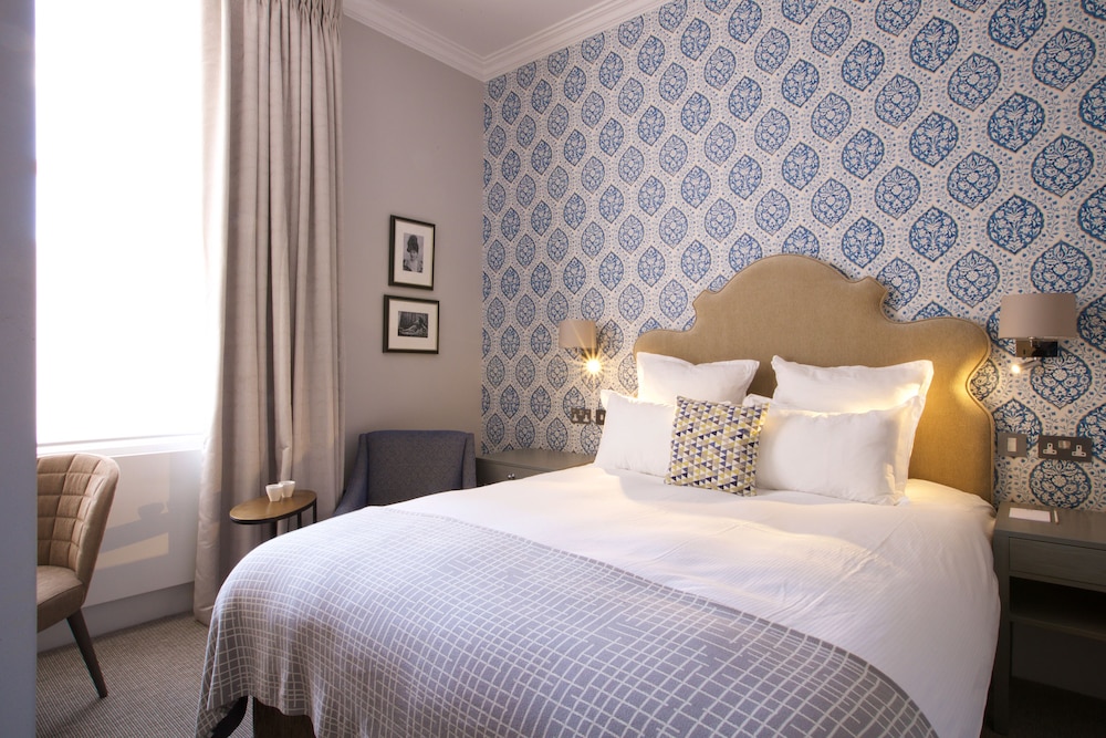 54 Queens Gate Hotel 17/50