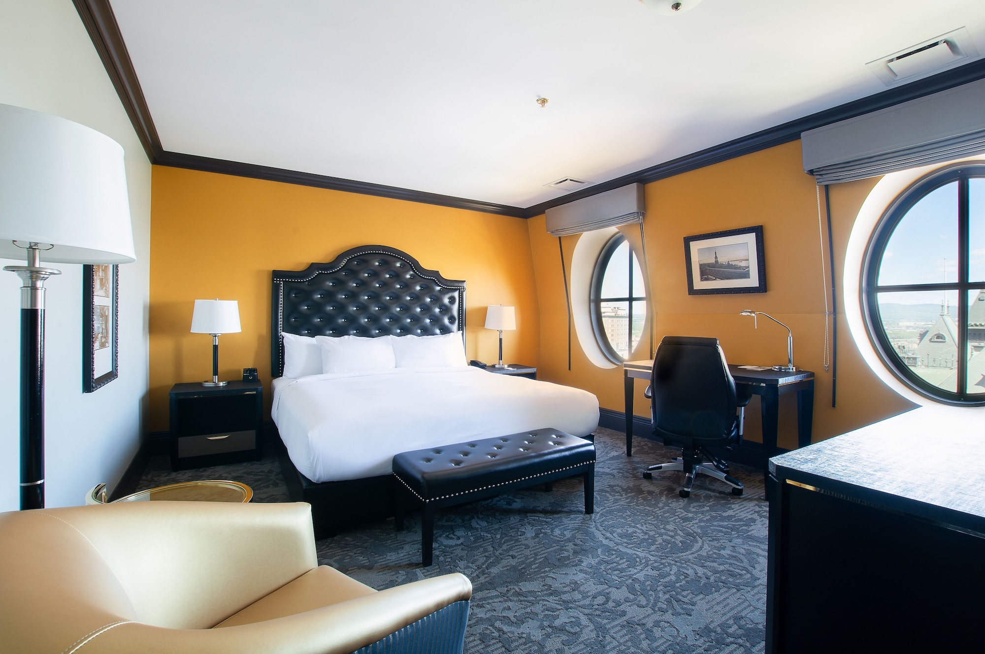 BUSINESS, KING BED