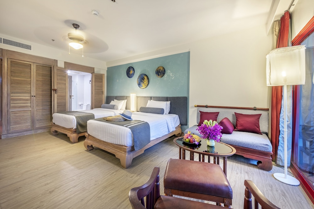 Cha-da Thai Village Resort 11/72