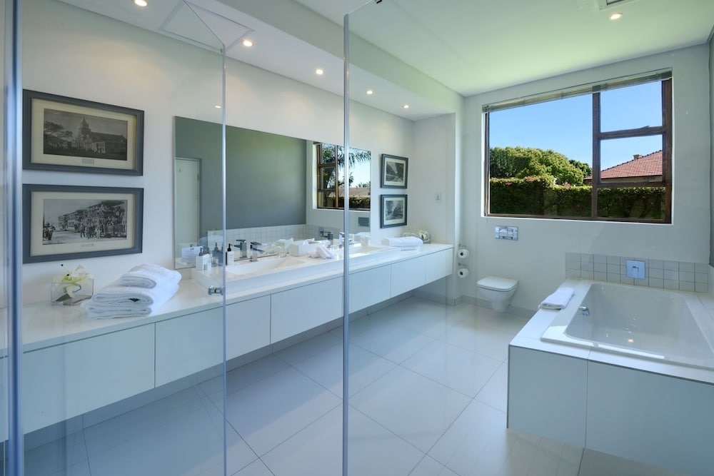 The Clarendon - Fresnaye 30/50
