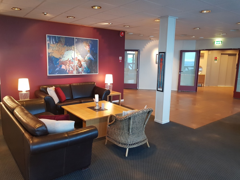 Stav Hotel 45/77