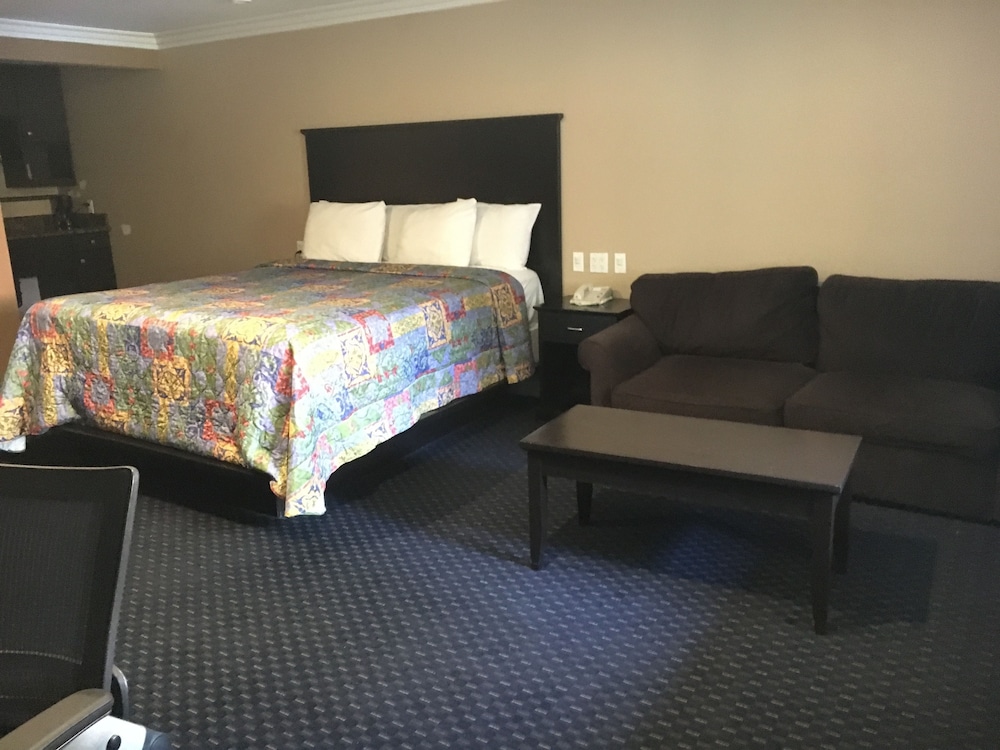 Garden Inn Suites 15/55