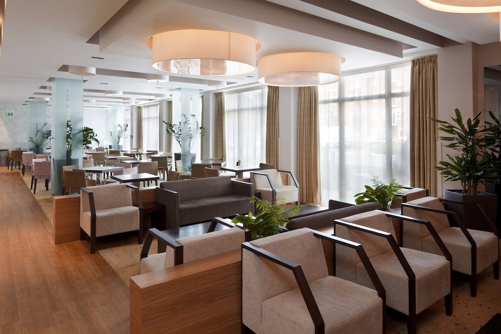 Holiday Inn Express Birmingham Redditch 36/50