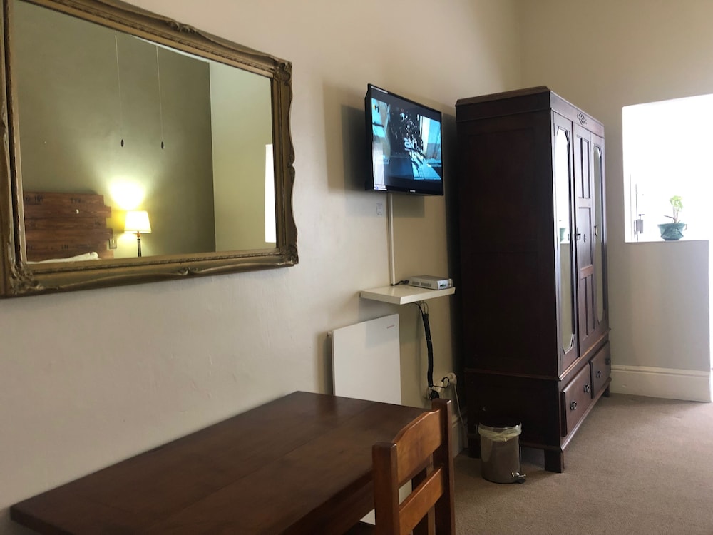 Selborne Bed And Breakfast 35/50
