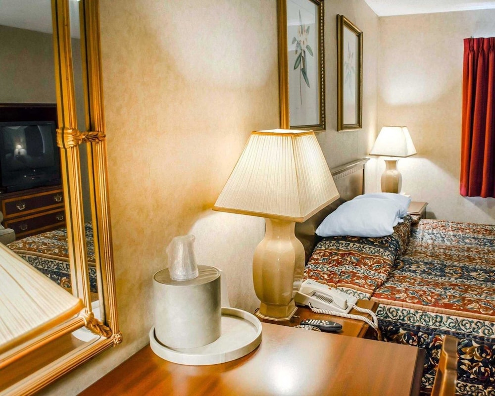 Rodeway Inn Dillsburg, PA 32/45