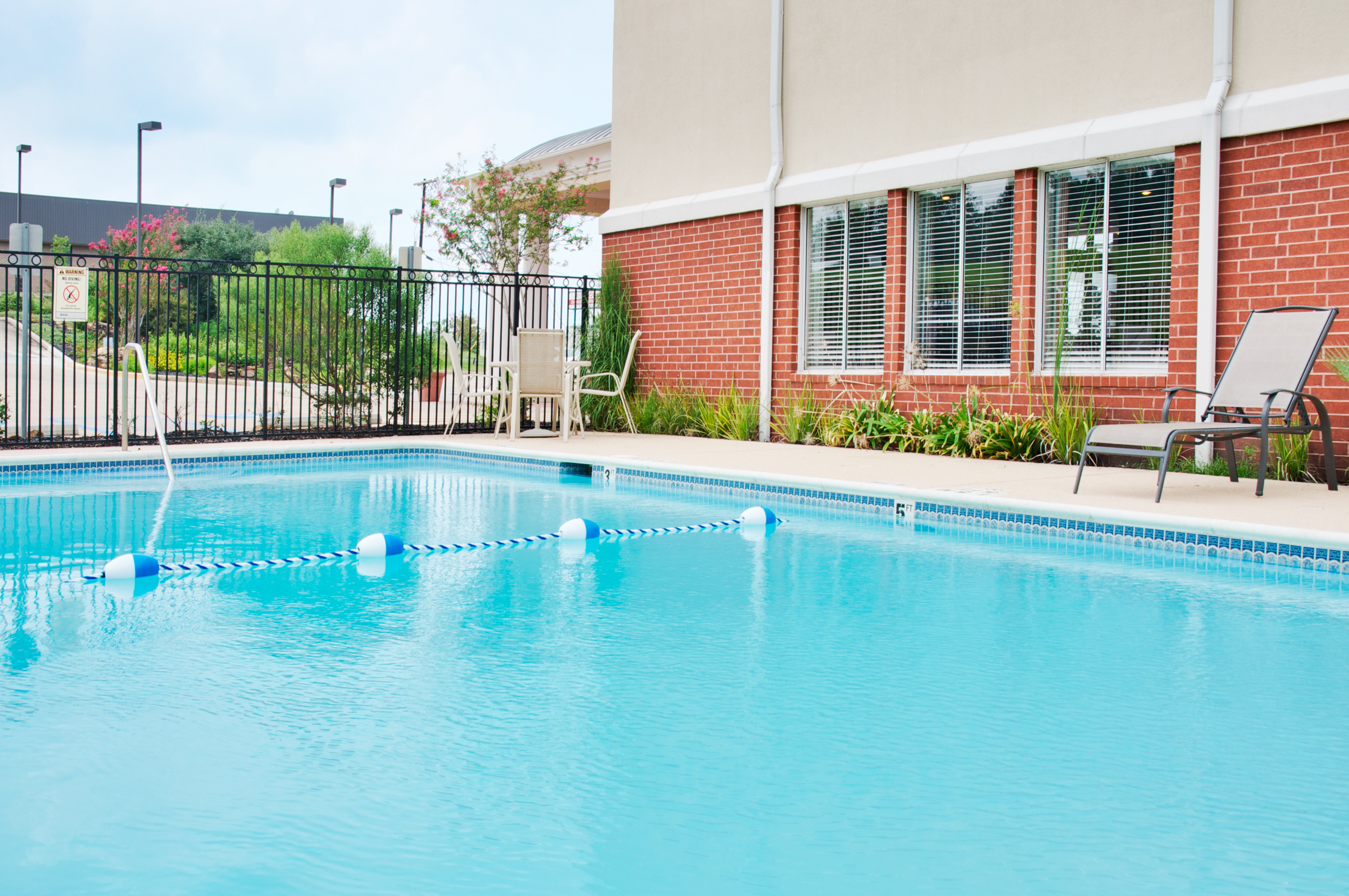 Holiday Inn Express Hotel Suites Livingston 6/37