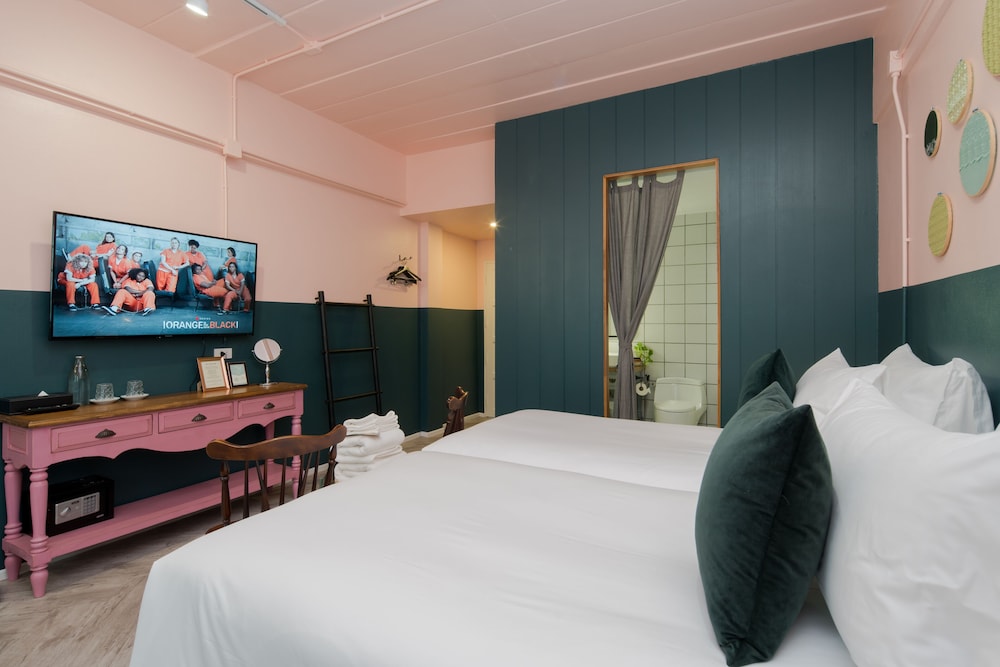 Blu Monkey Boutique Phuket Town 18/50