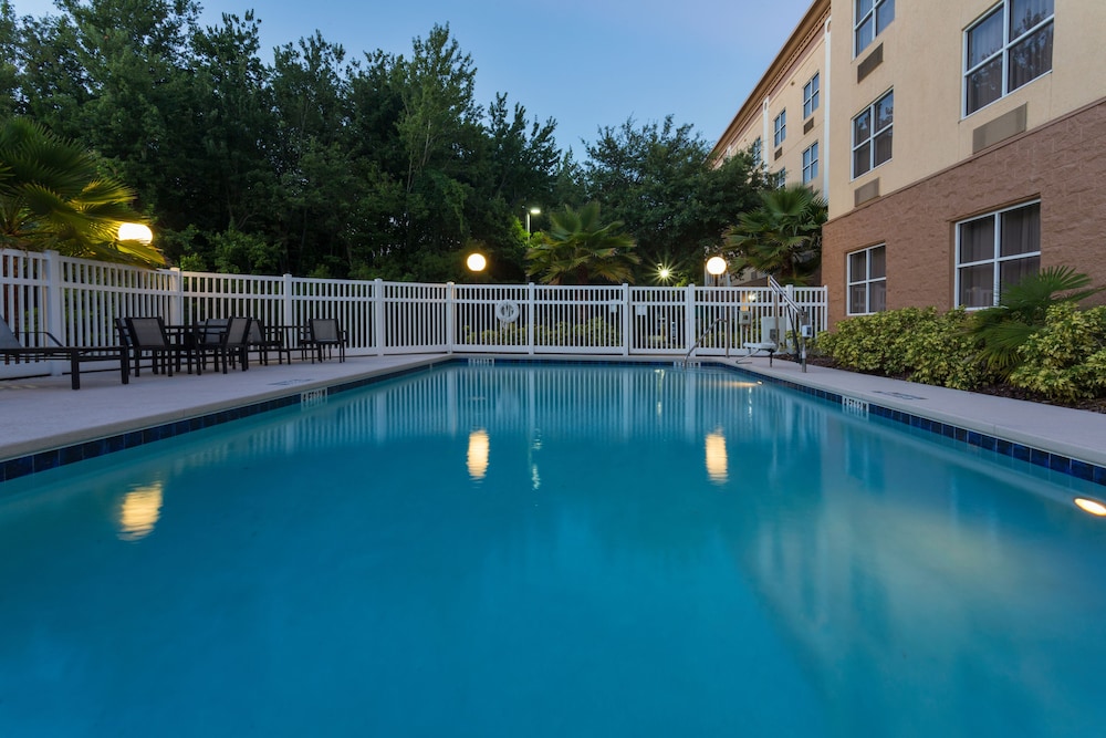 Holiday Inn Express Hotel Suites Plant City 5/70