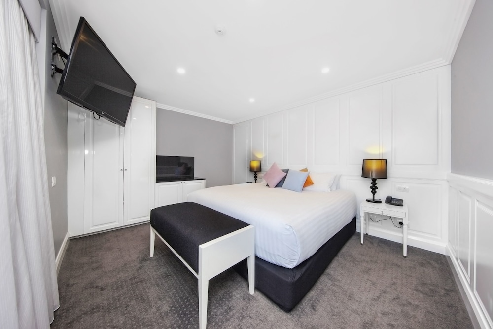 Canberra Rex Hotel 24/67