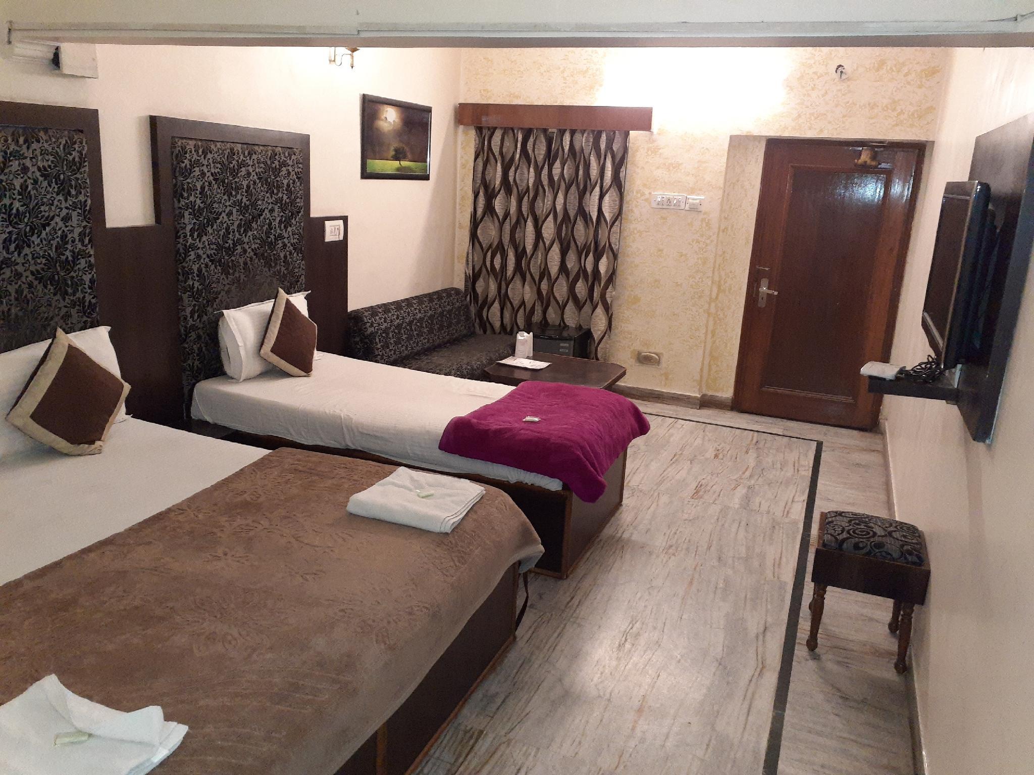 Hotel Goyal 13/19