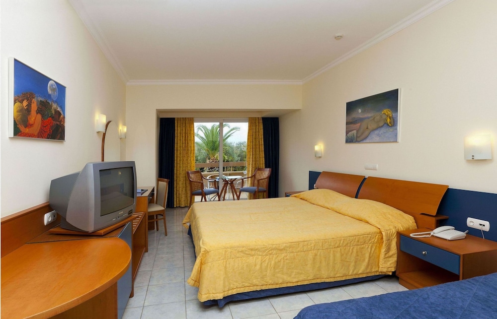 Sun Beach Resort 32/78