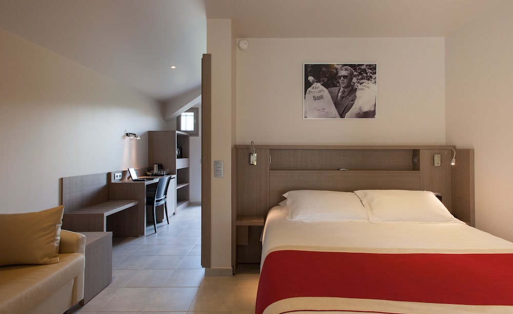 Marina Corsica Hotel 8/50