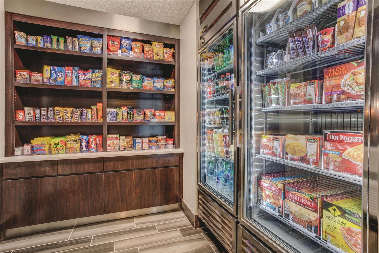 La Quinta Inn & Suites by Wyndham Atlanta Roswell 26/47