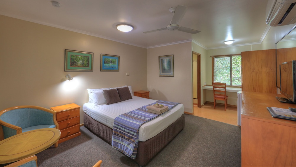 ATHERTON HINTERLAND MOTEL 13/40