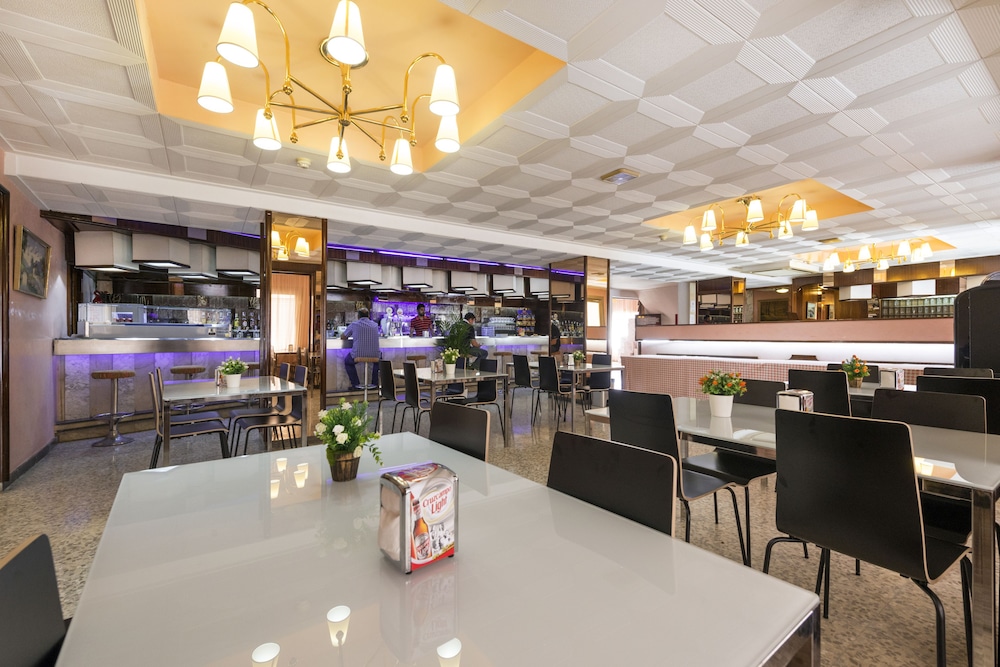 Hotel Marisol 31/50