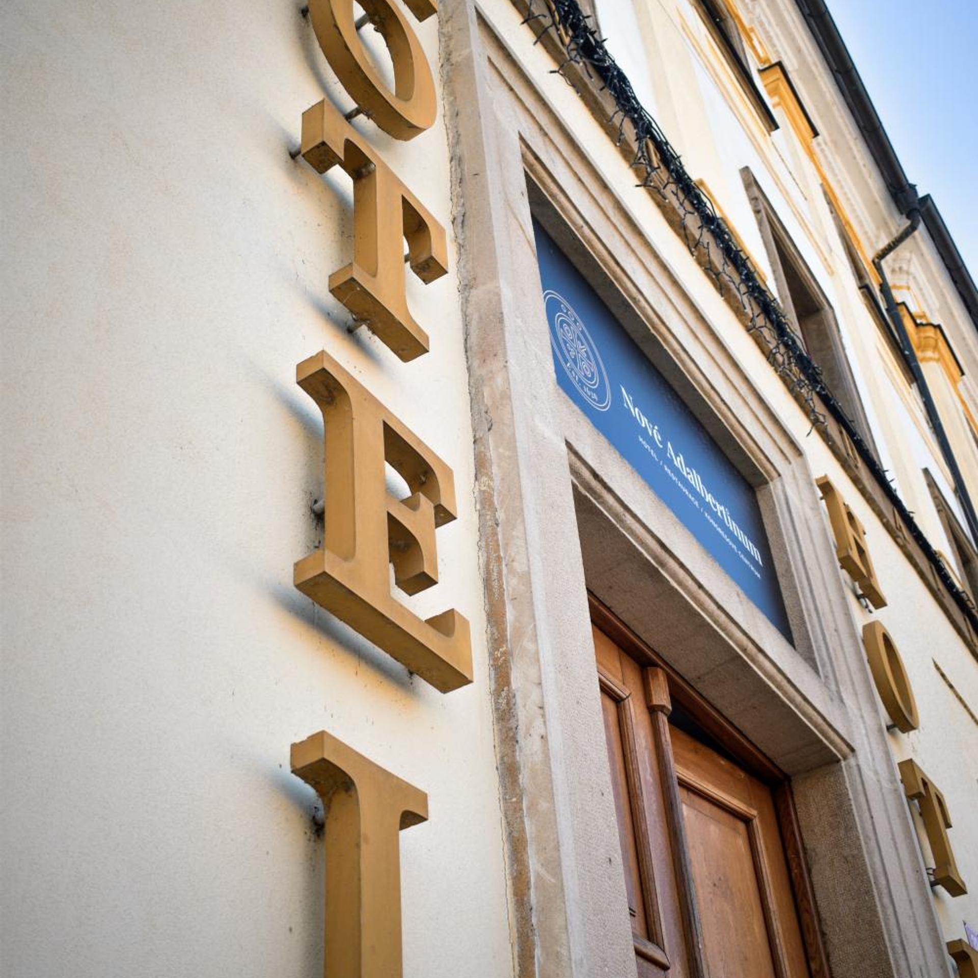 Nove Adelbertinum 3/52