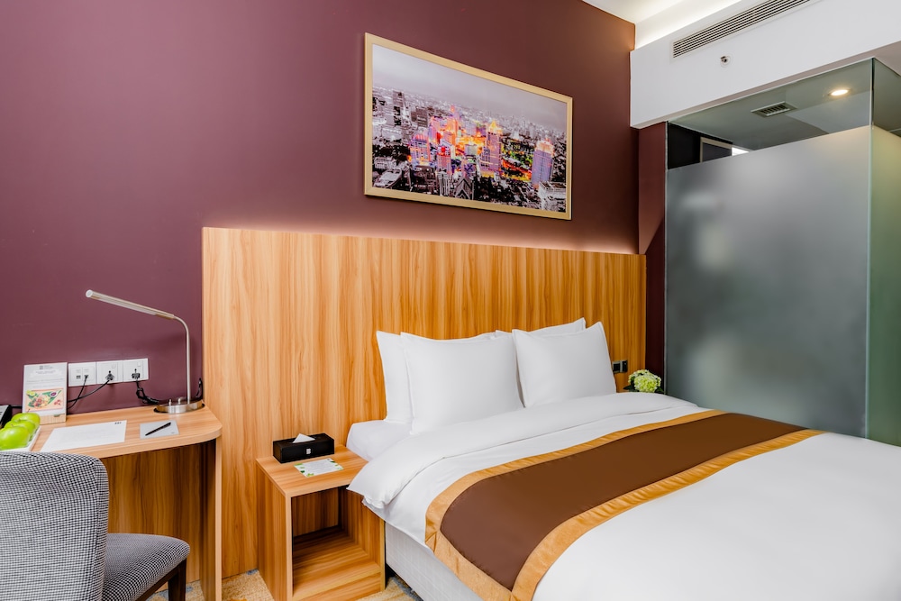 Bay Hotel Ho Chi Minh 24/66