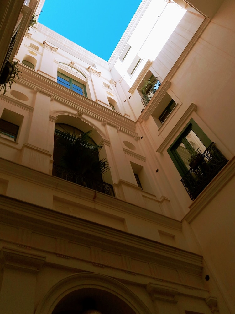 Central Gallery Rooms 3/49