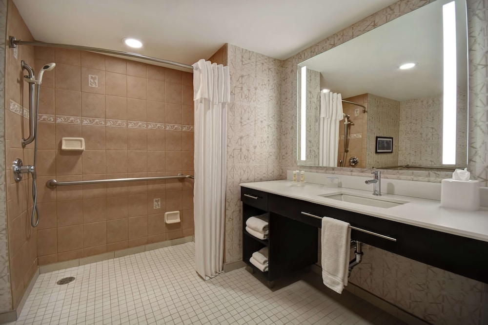 جناح بسرير كينج بغرفة نوم واحدة لذوي الإعاقة، Homewood Suites by Hilton Edgewater-NYC Area 2/3