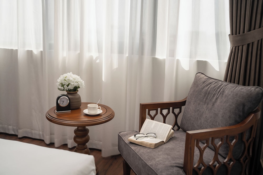 The Q Boutique Hotel 33/41
