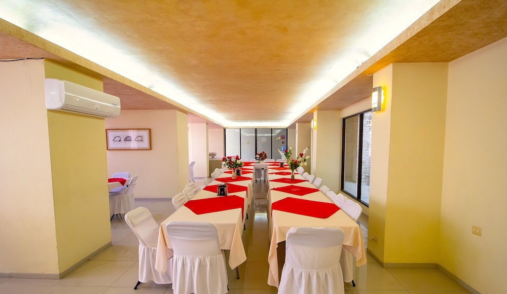 Hotel Ambassador Merida 63/72