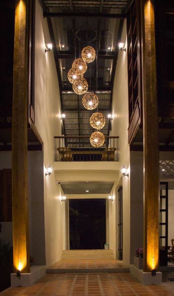 Phumin Place Hotel 24/28
