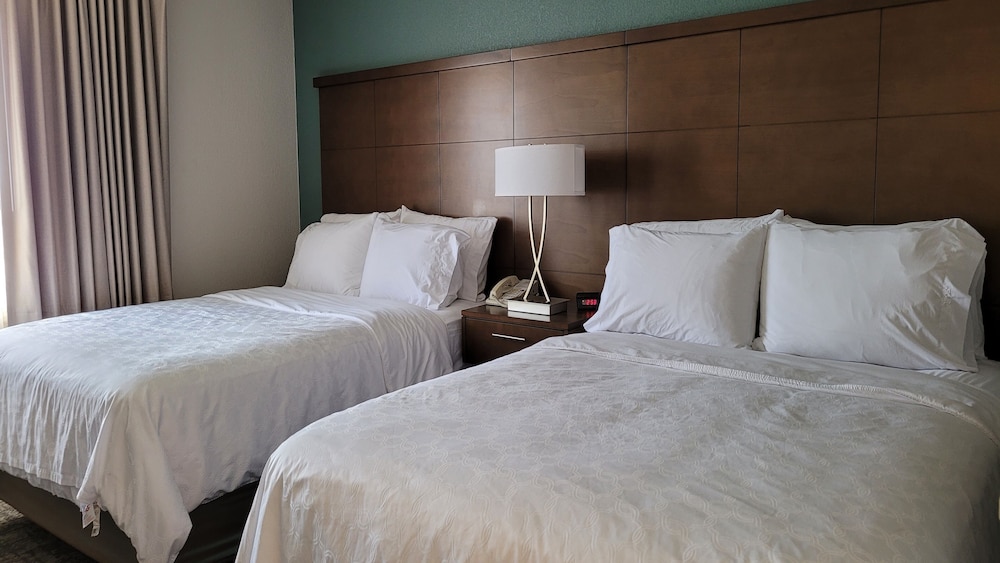 Staybridge Suites Hotel Calgary Airport 9/74