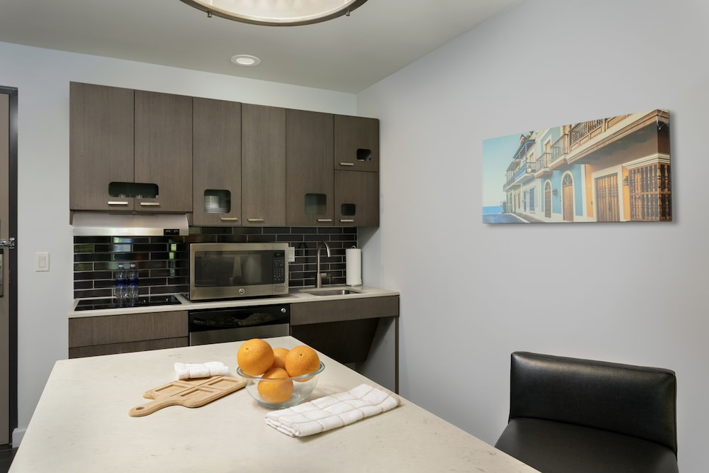 Hyatt House San Juan 58/74