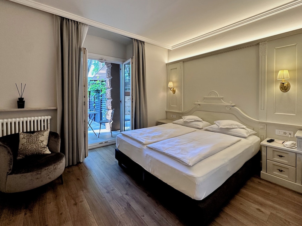 Windsor Hotel 14/50