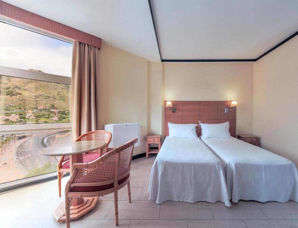 Room, Triple, Bay View