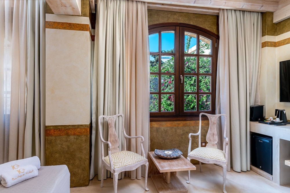 10GR Boutique Hotel & Wine Bar - Adults Only 62/64