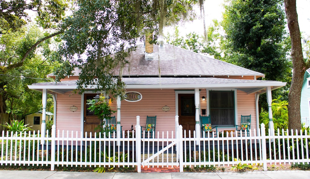 Sweetwater Branch Inn 4/77