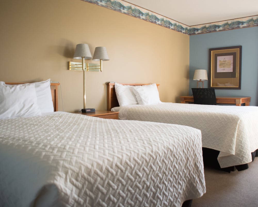 Amerivu Inn And Suites New Richmond 28/60