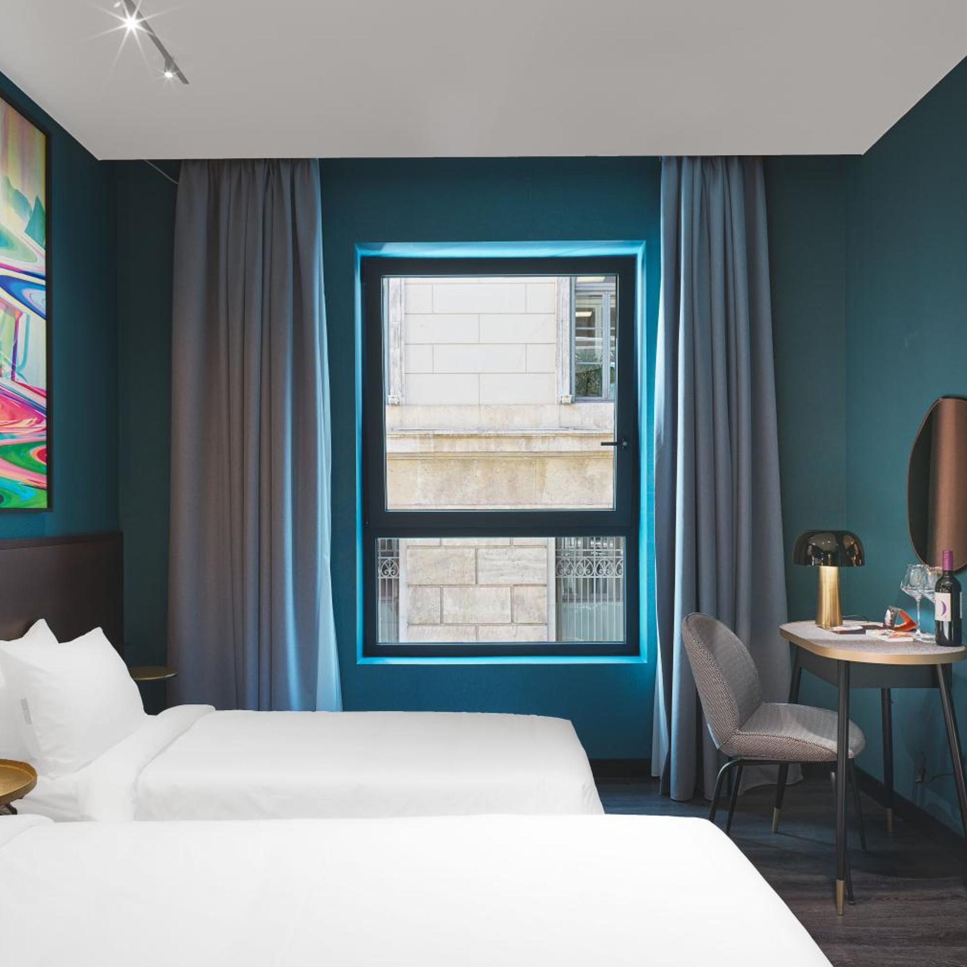 Space, Deluxe, Triple, Single Bed