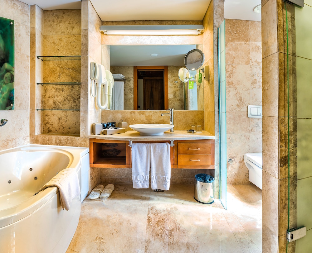 Gloria Serenity Resort 50/50