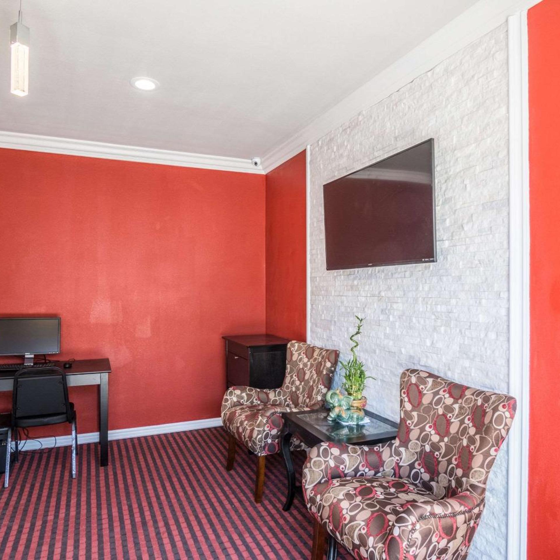 Rodeway Inn & Suites 13/19